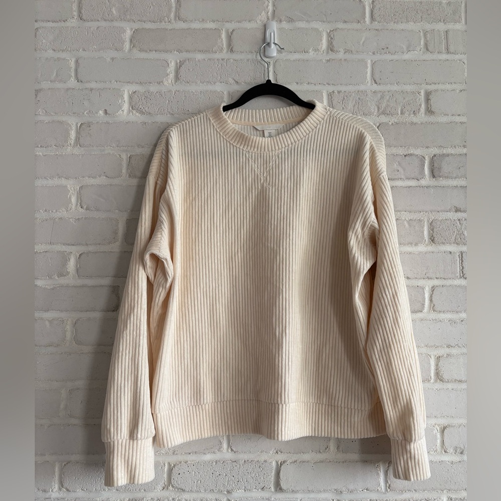 H&M Off-White Crew Neck Sweater, Size Small.